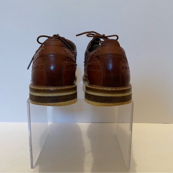 Clarks Lea Wingtip Oxford Lace up Mens Brown 9.5 M Excellent!